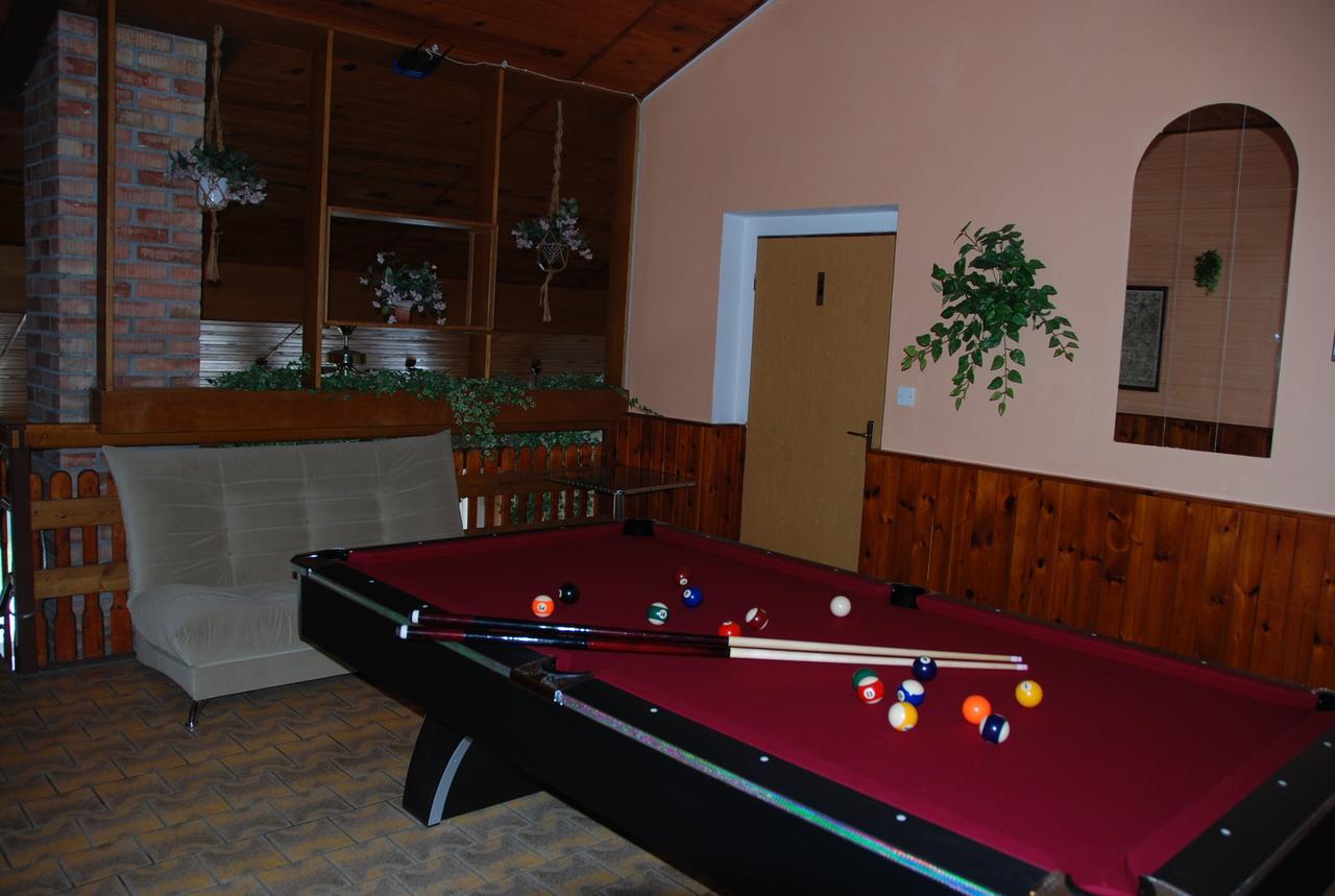 Rodinny "Hotel U Mustku" Desná Exterior photo
